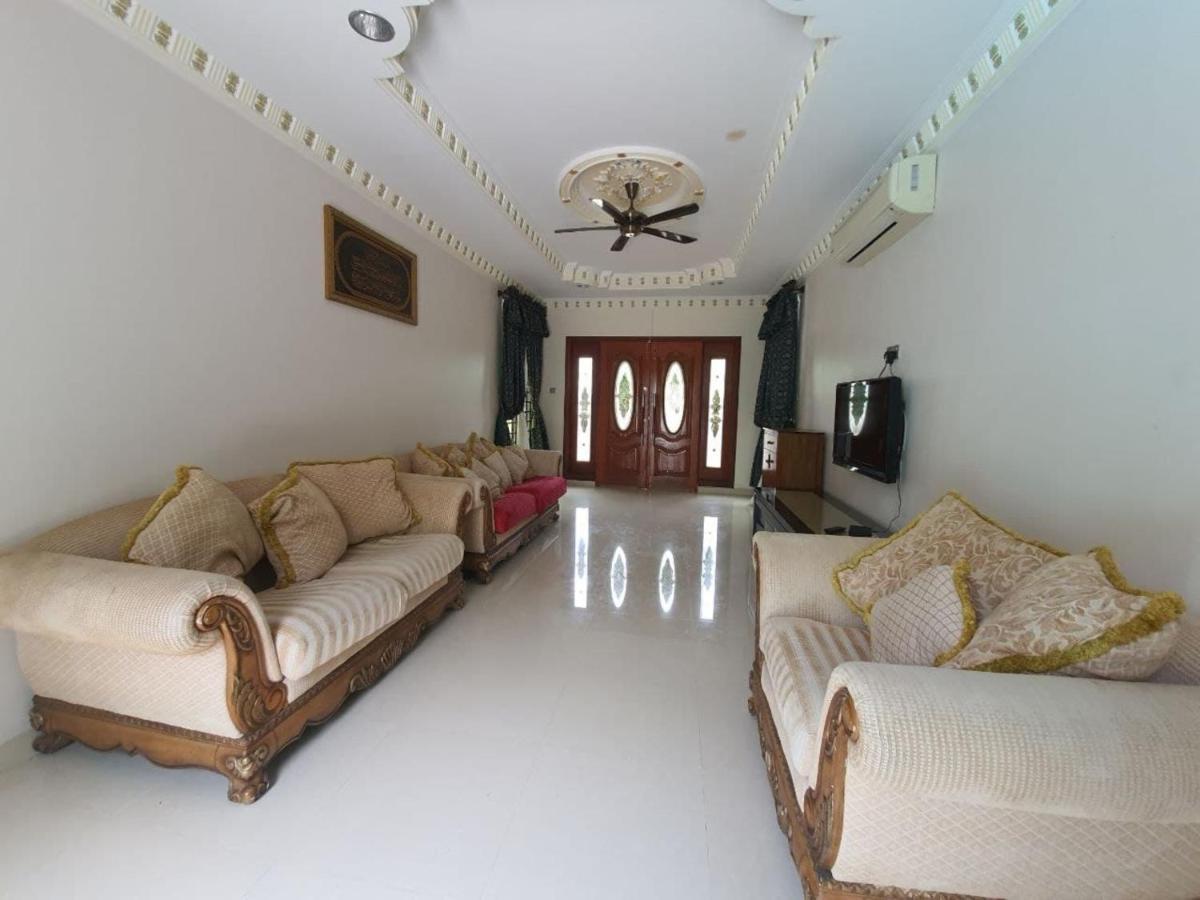 Villa Temila Pasir Puteh Exterior photo