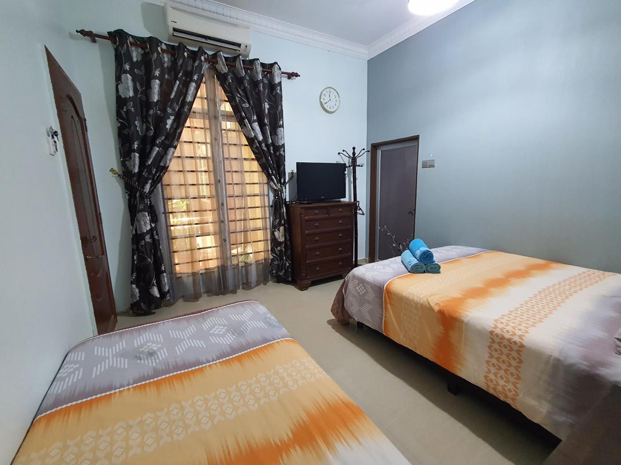 Villa Temila Pasir Puteh Exterior photo