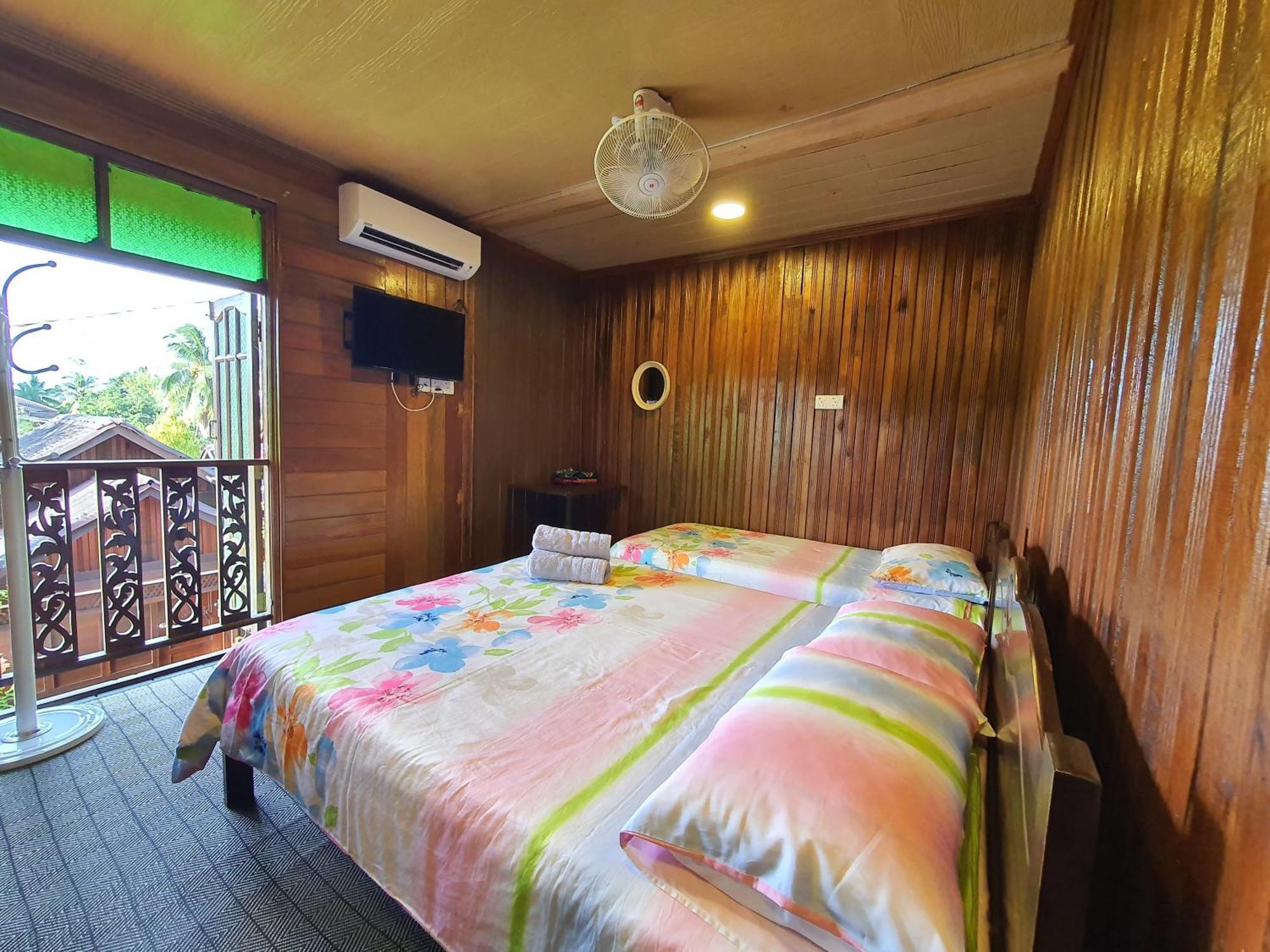 Villa Temila Pasir Puteh Exterior photo